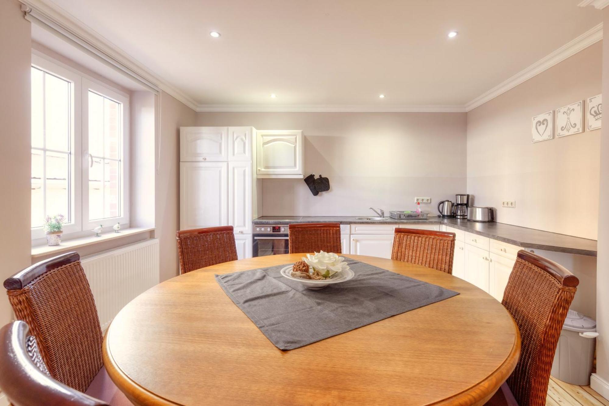 Ziesing Apartment *