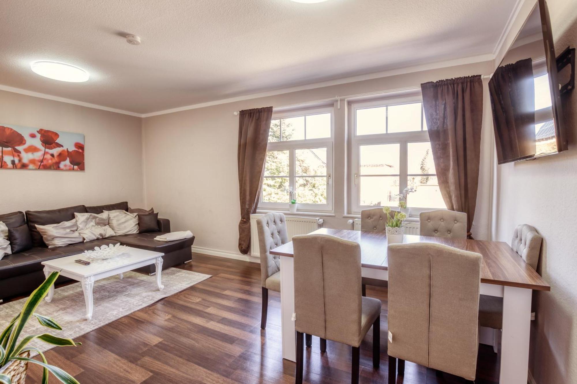 Ziesing Apartment *